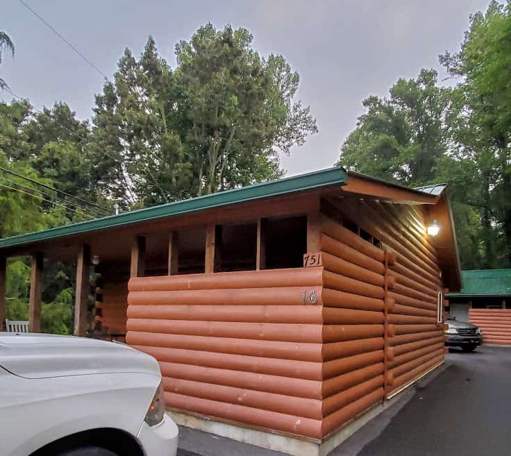 Smoky Mountain Cabin #16